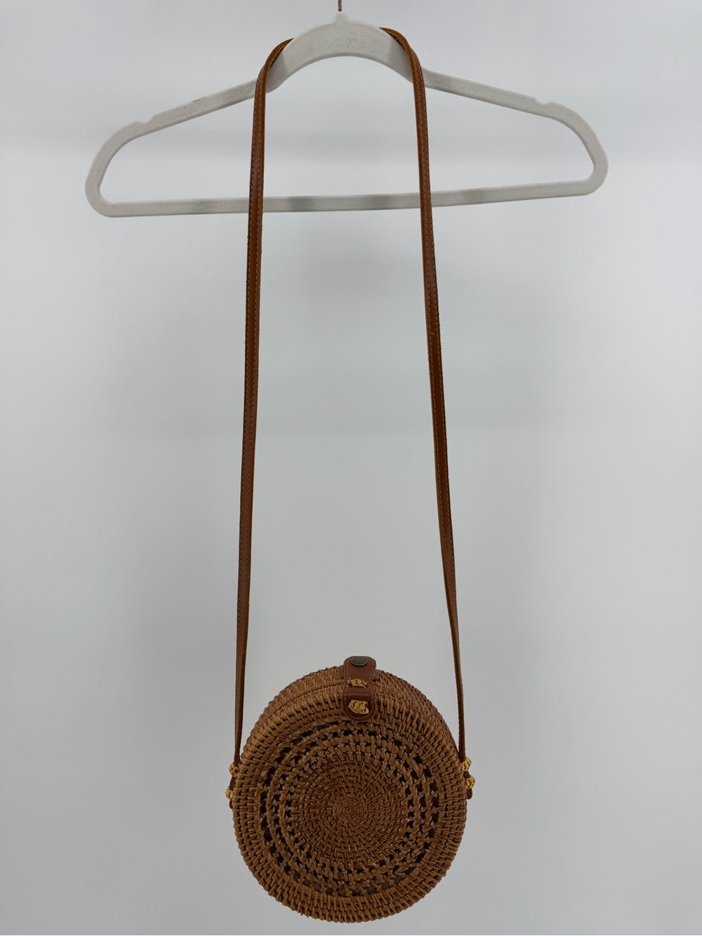 Boho Round Woven Rattan Circle Crossbody Shoulder Bag Purse in Brown